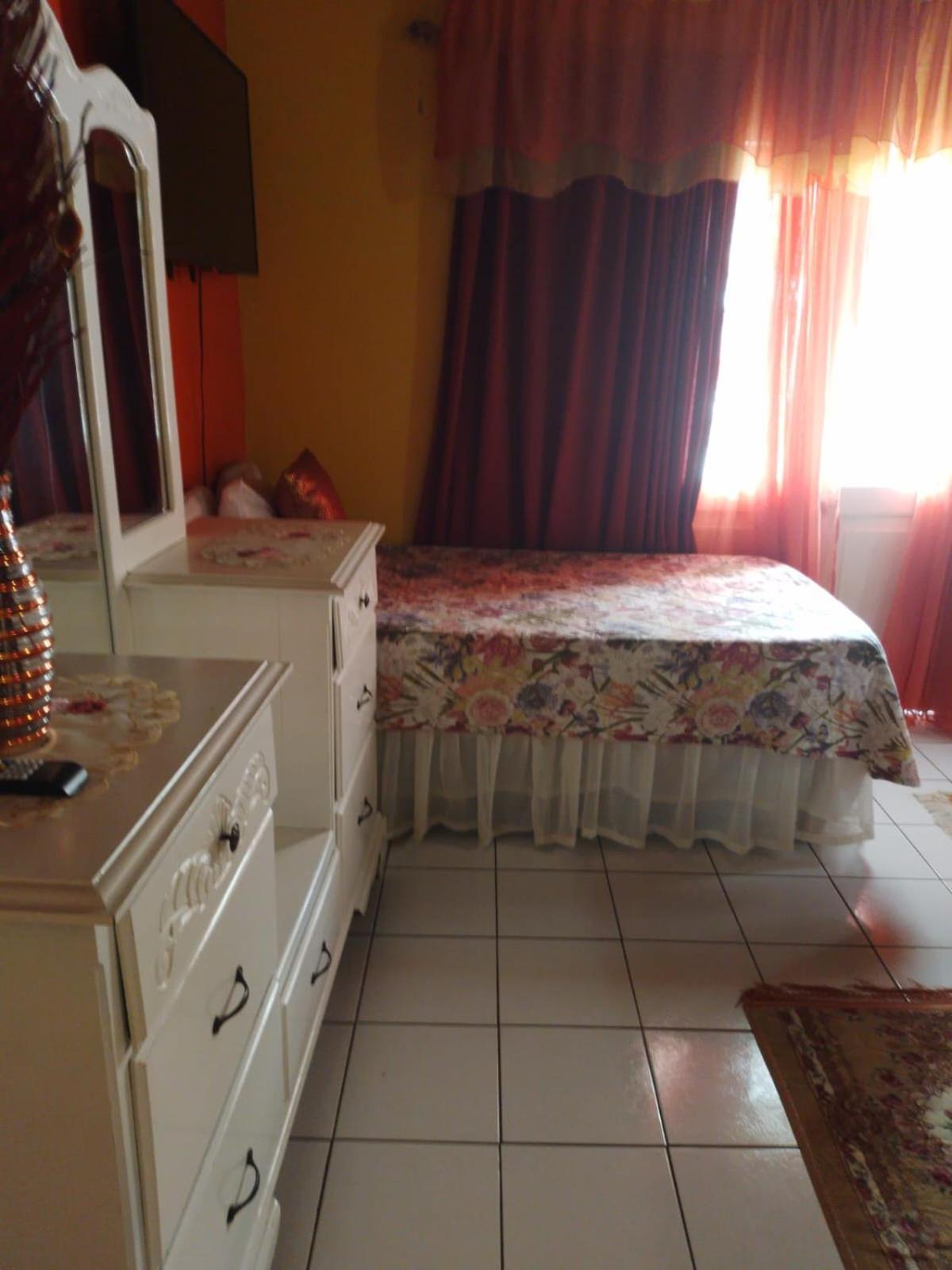 Pink Hibiscus Bed And Breakfast Montego Bay Ngoại thất bức ảnh